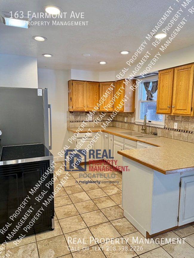 Photo - 163 Fairmont Ave