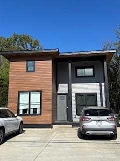 Building Photo - 1002 Crawford Rd Unit 2