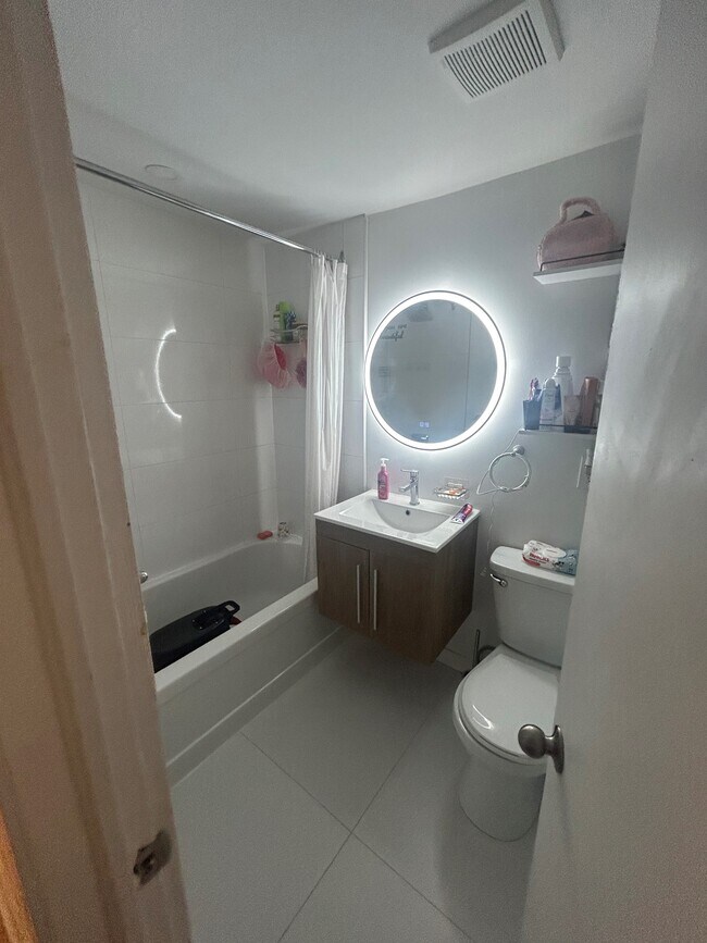 Photo - 3010 Rue Goyer Unit 8