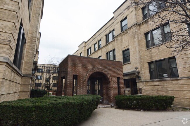 Building Photo - 3522 N Broadway Rental