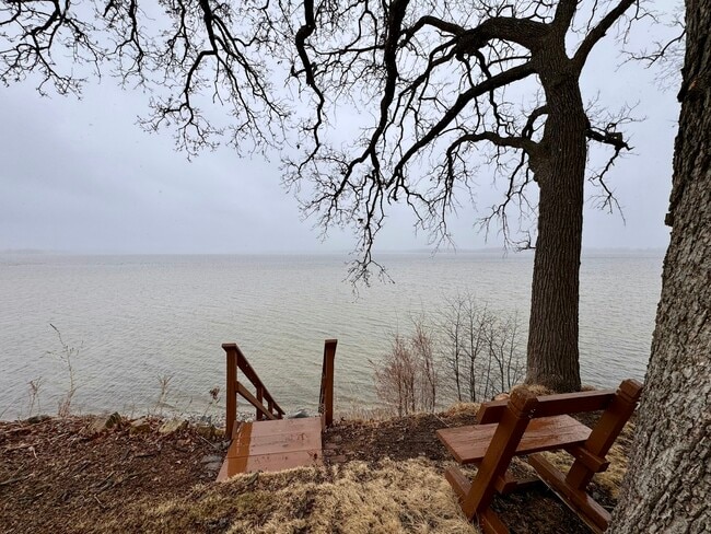 Building Photo - 5106 Card Ave Unit 2