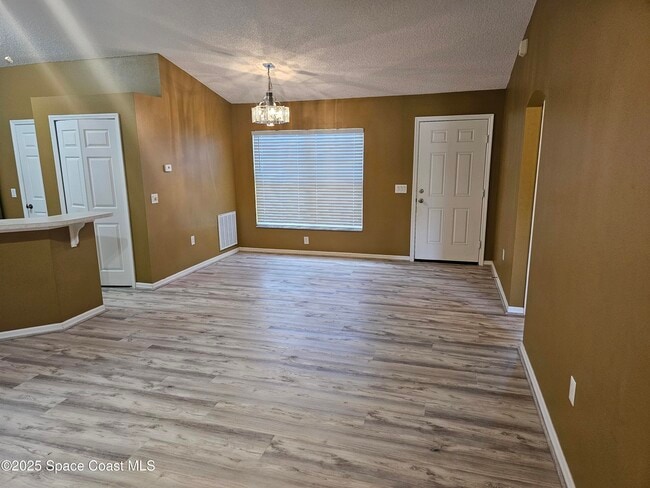 Photo - 1539 Glencove Ave NW