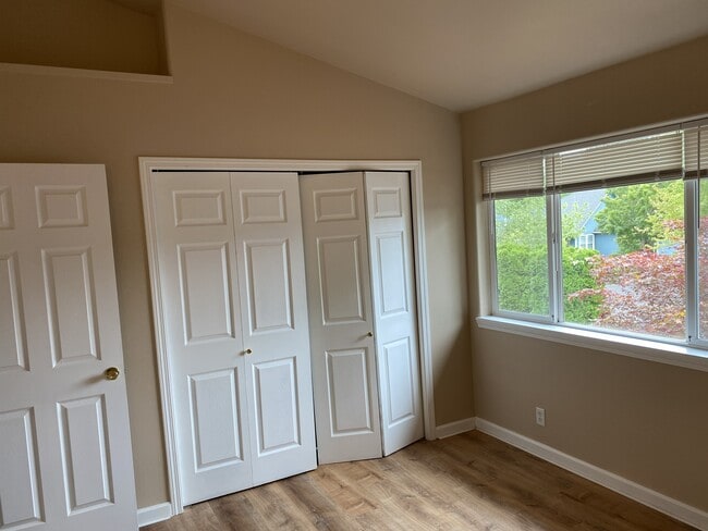 Photo - 688 E Beacon Dr