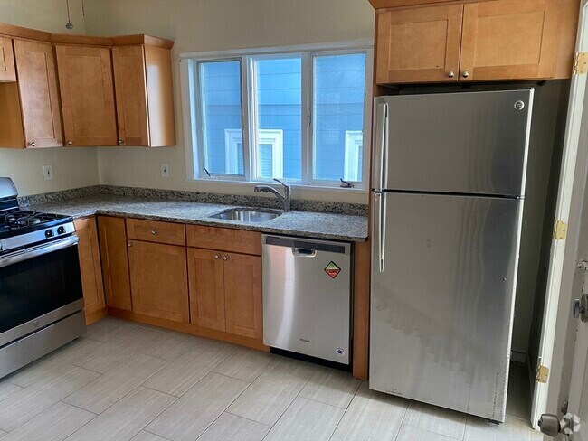 Building Photo - 37-39 Belknap St Unit 2 Rental