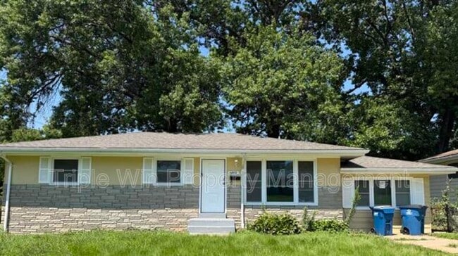 Building Photo - 6801 Knoll Ave
