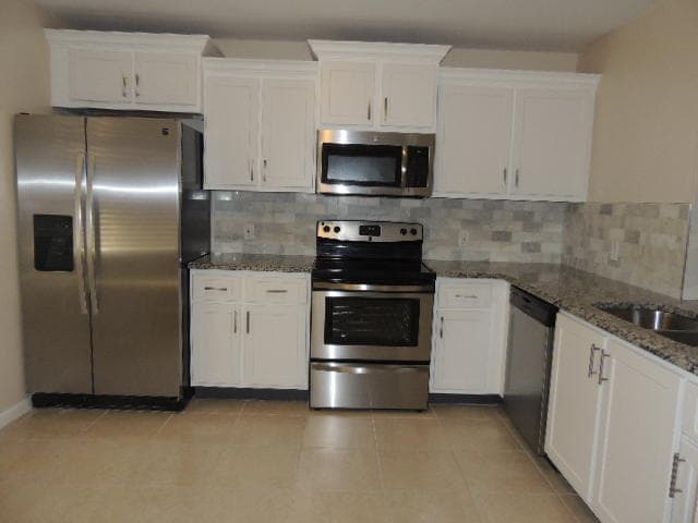 Photo - 2505 Lakeview Cir