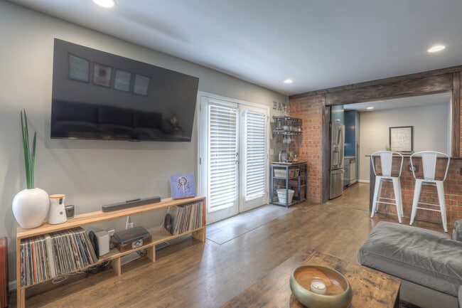 Photo - 1714B Villa Pl