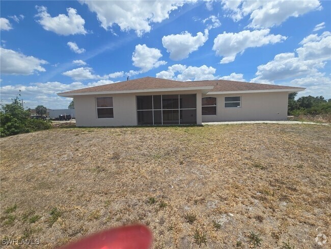 Building Photo - 741 Alamo St E Rental