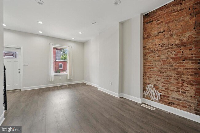 Photo - 2835 W Montgomery Ave