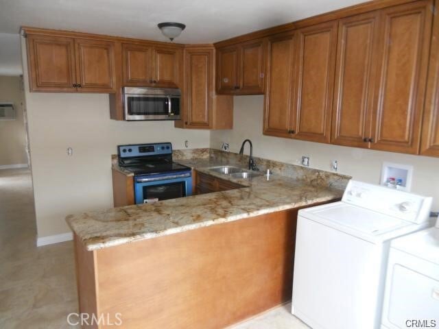 700 Ridgeway Ln