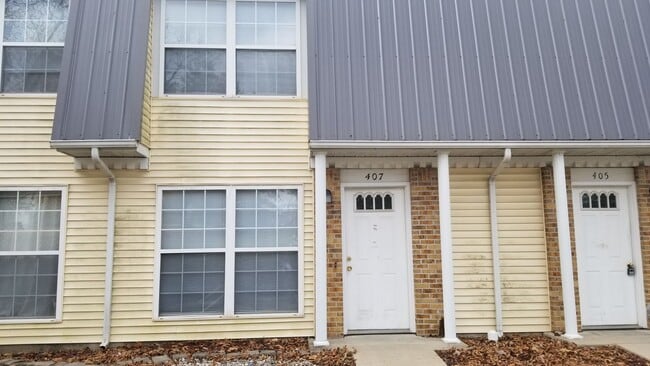 2 Bedroom Townhouse in Albion! - 2 Bedroom Townhouse in Albion!