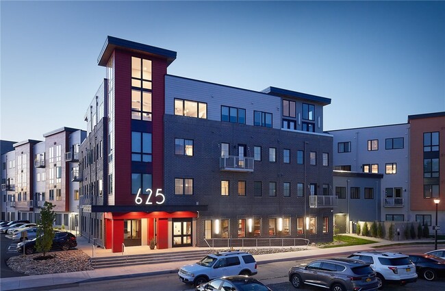 Building Photo - 625 S Goodman St Rental