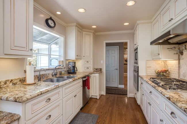Photo - 1176 Koch Ln