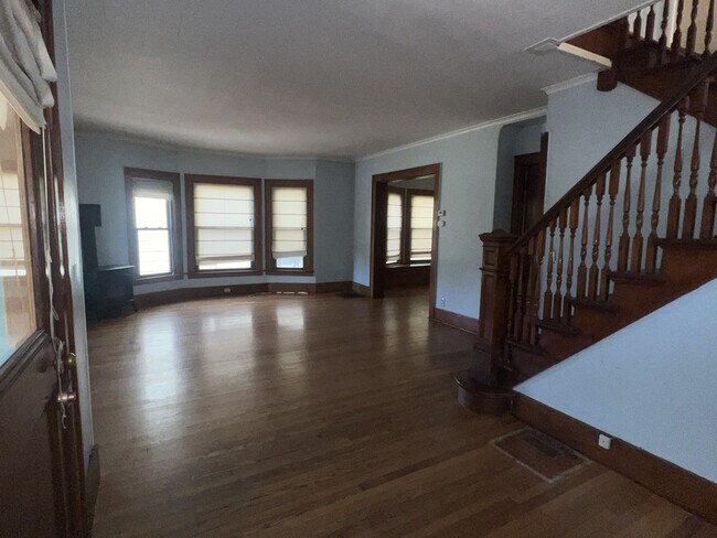Photo - 935 Westcott St