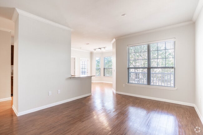 1BR, 1BA - 841SF - Living Room