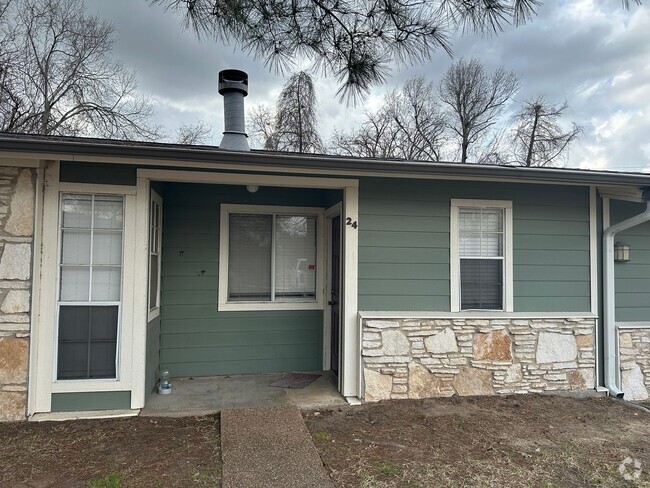 Building Photo - College Station - 2 Bedroom / 1 Bath Condo...