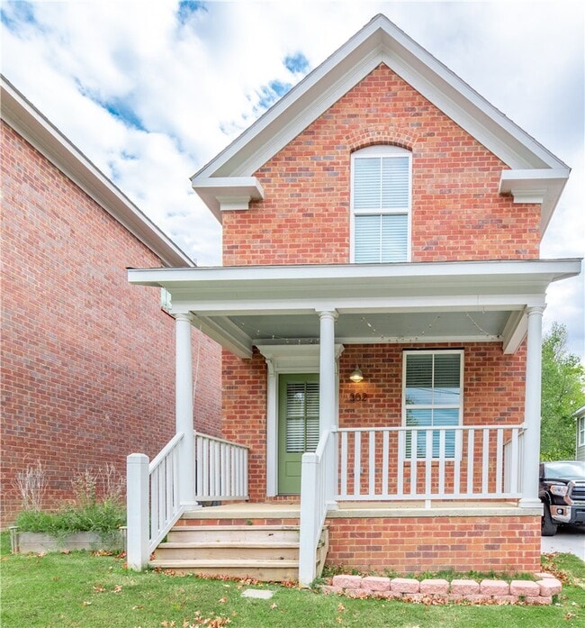 Photo - 302 S College Ave