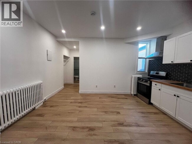 Photo - 804A ST CLAIR Avenue W Unit# 102 Unit 102