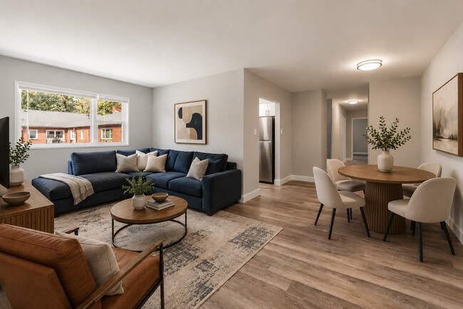 The Space to Settle In. - Rock Springs Apartments