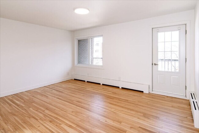 Photo - 3320 rue de la Monnerie Unit 2