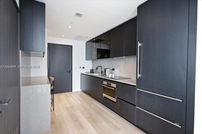 Photo - 20 NE 11th St Unidad 4904 A