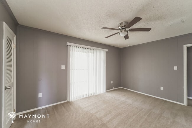 Photo - 6522 McBride St