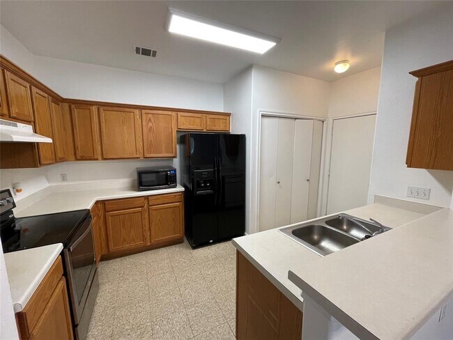 Photo - 137 Marvin Cove