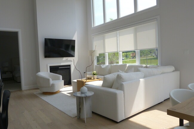 Photo - 102 Sladden Ct