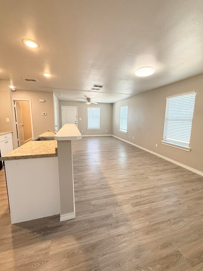 Photo - 2510 Date Ave