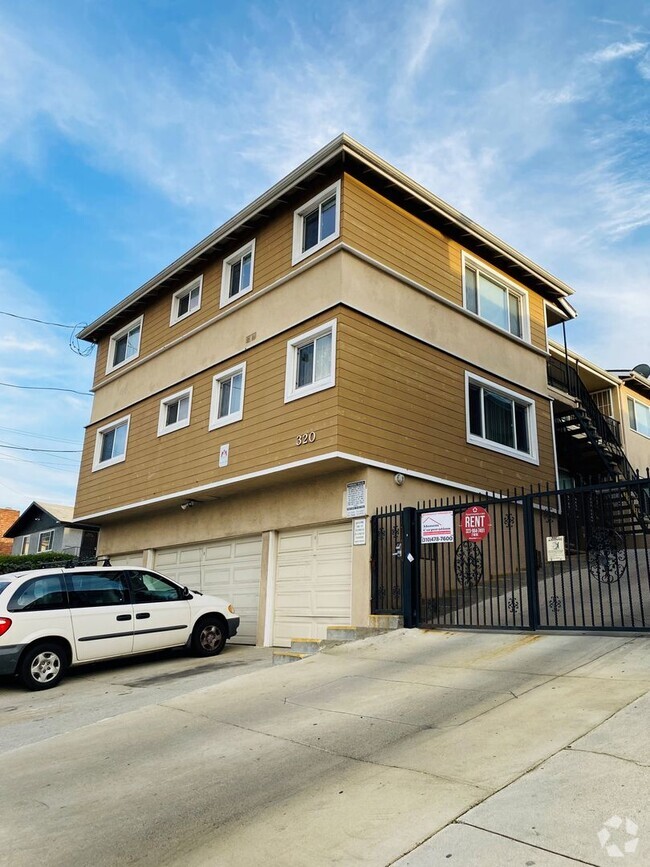 Building Photo - East Hyde Park Unit One Bedroom Rental