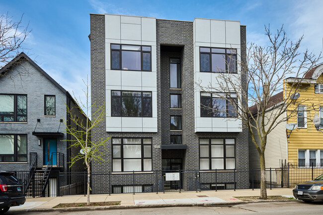 Building Photo - 1338 W Cullerton St Unit 1W Rental