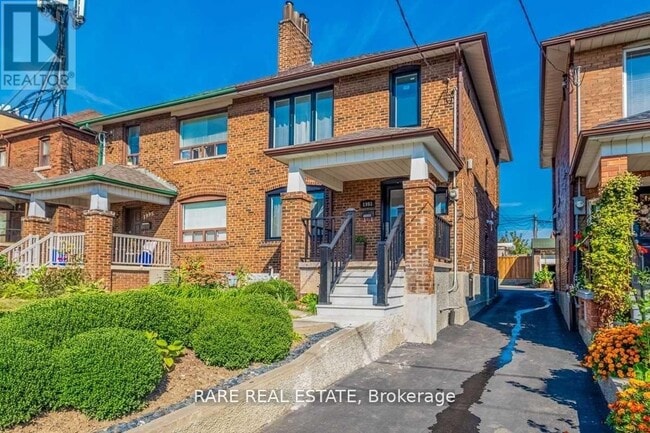 Photo - 1993 Dufferin St