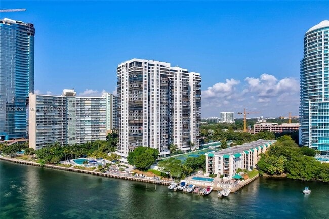 Building Photo - 2333 Brickell Ave Unit 1701 Rental