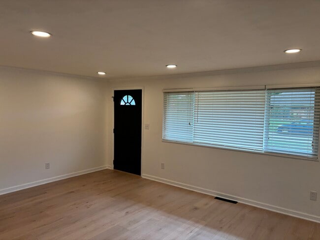 Photo - 3890 Endover Rd