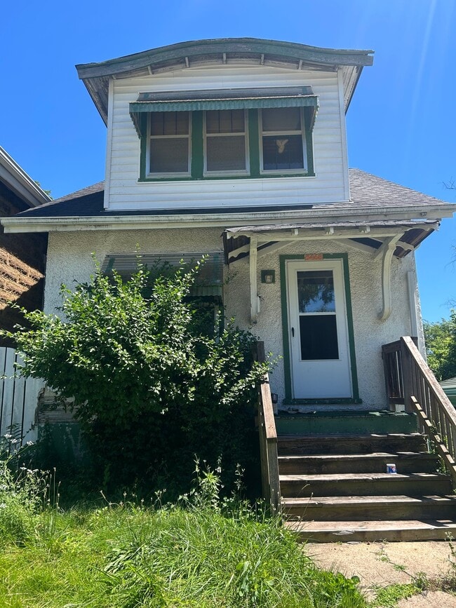 Photo - 5468 Gilmore Ave