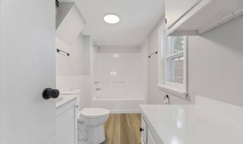 Photo - 8008 State St