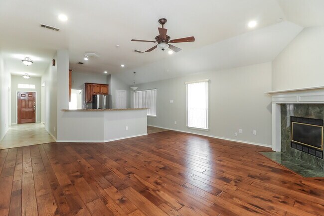 Photo - 7824 Blossom Dr