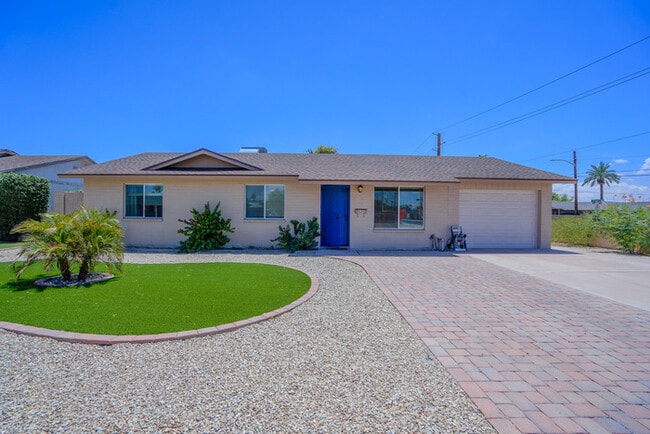 Photo - 845 W Romo Jones St