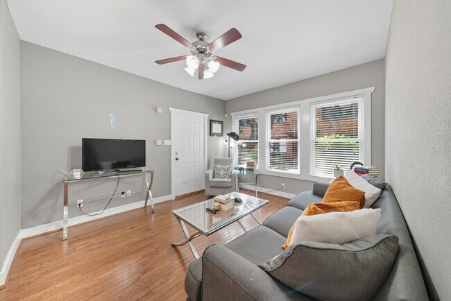 Photo - 3015 Chenevert St Unit 1