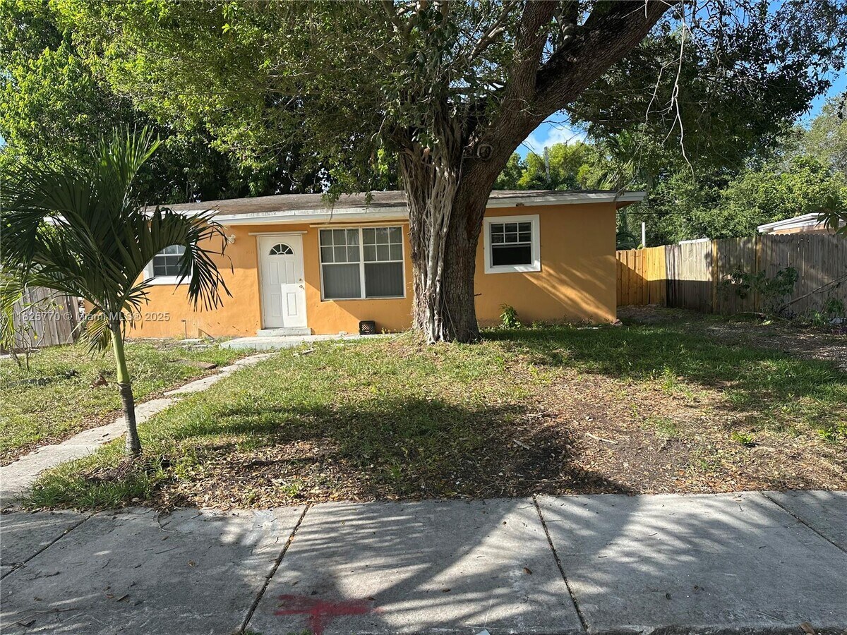 Photo - 4141 SW 32nd St Casa