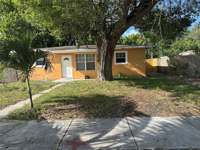 Building Photo - 4141 SW 32nd St Rental