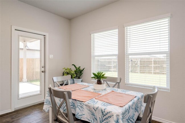 Photo - 216 Skipping Stone Ln