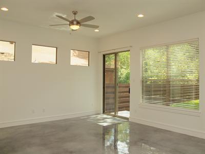 Photo - 4605 Avenue B Unidad B