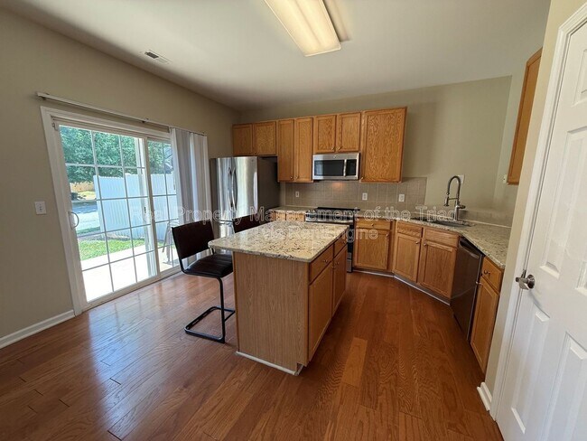 Photo - 3930 Fountain Village Cir