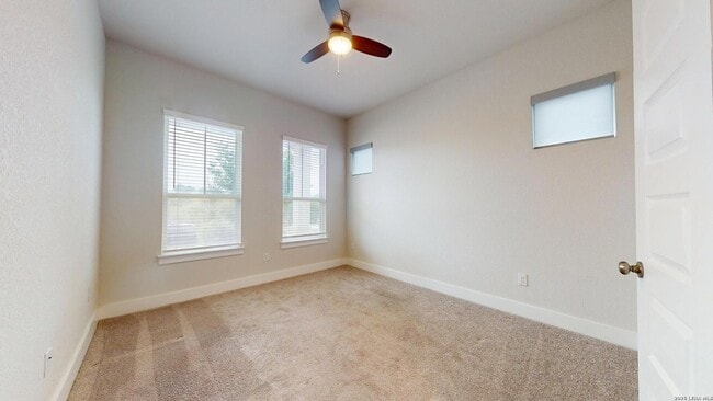 Photo - 11526 Hollering Pass