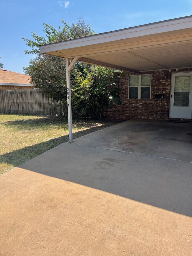 Building Photo - 3807 Utica Ave Unit A