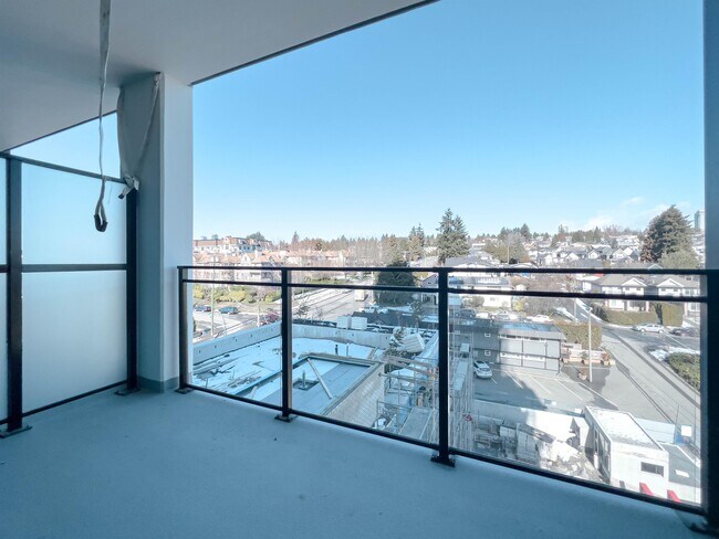 Photo - 901 Lougheed Hwy.