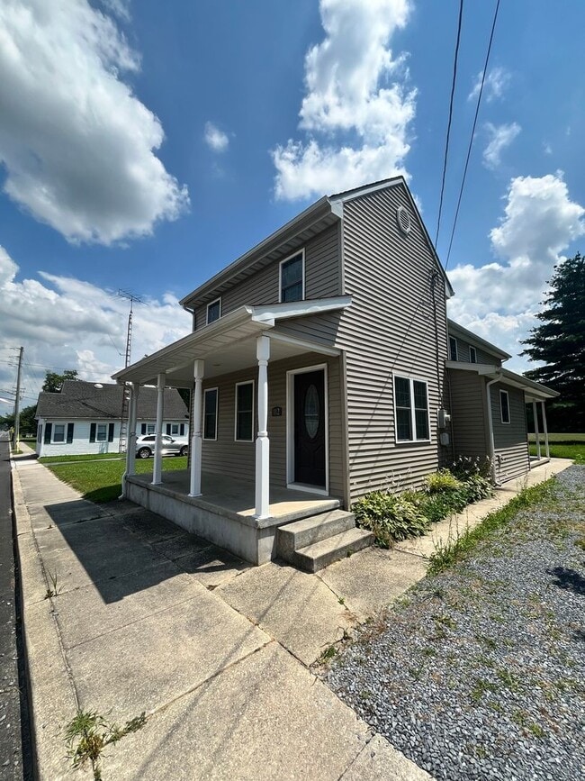 112 E Main St