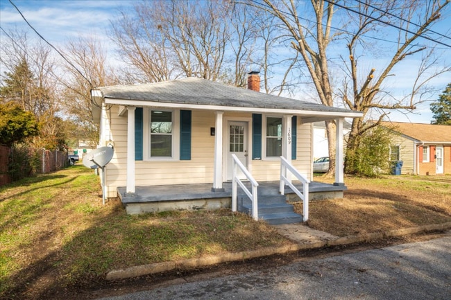 Building Photo - 1609 Buren St