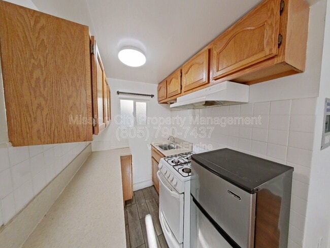 Photo - 916 San Andres St